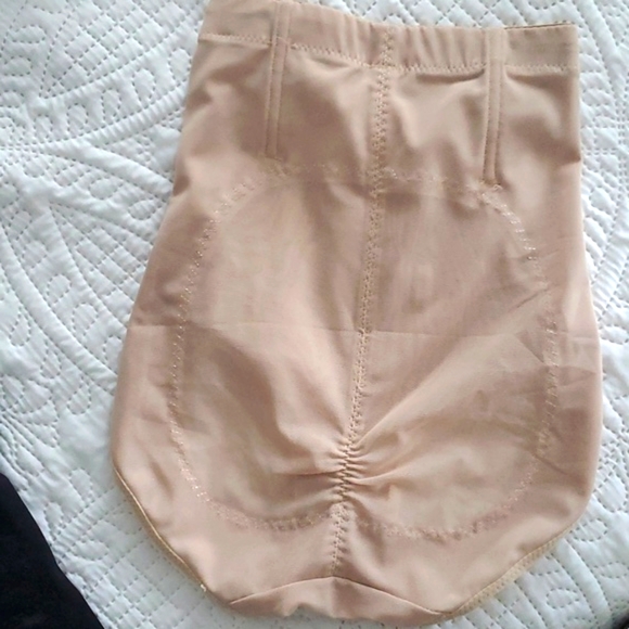 BUNDLE : Like New 2 items tummy control shapewear,  never used. - Picture 5 of 7
